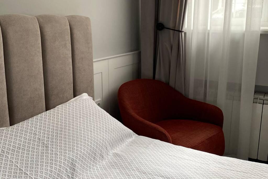 Hidden Gem With Its Own Private Entry At Lypky Apartment Киев Екстериор снимка