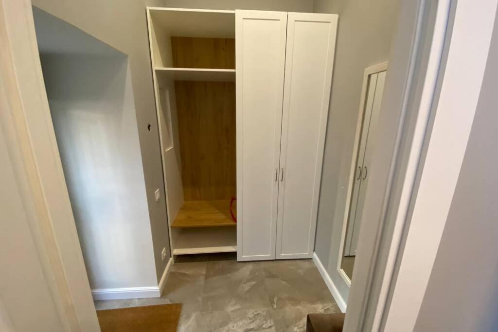 Hidden Gem With Its Own Private Entry At Lypky Apartment Киев Екстериор снимка