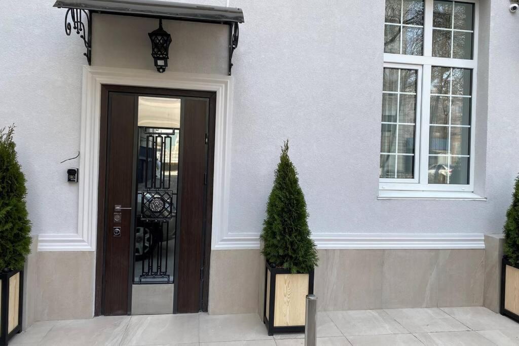 Hidden Gem With Its Own Private Entry At Lypky Apartment Киев Екстериор снимка
