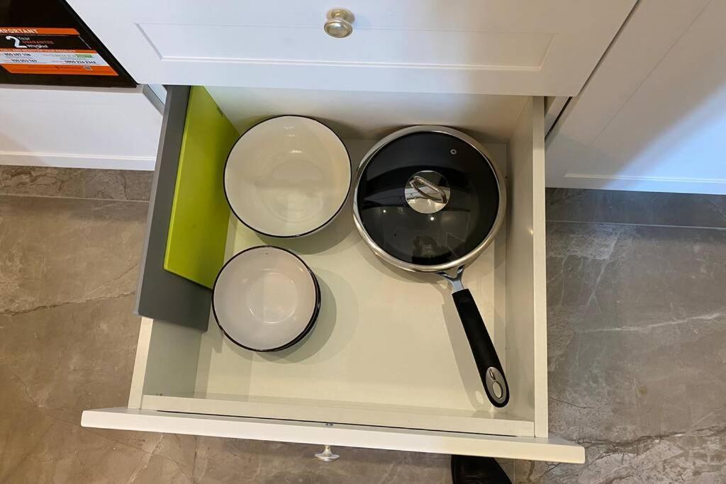Hidden Gem With Its Own Private Entry At Lypky Apartment Киев Екстериор снимка